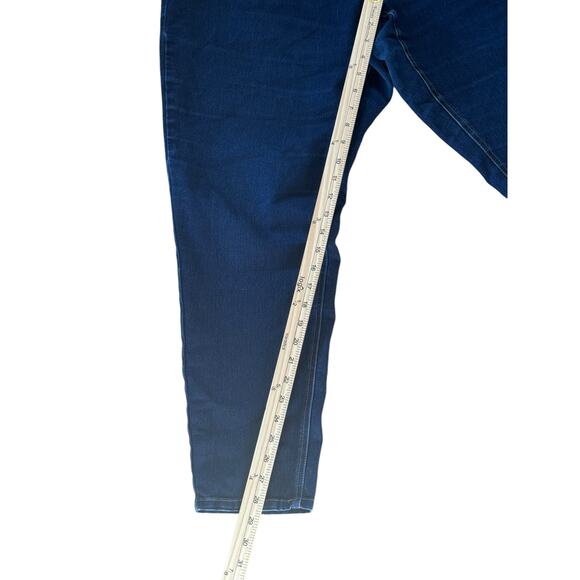 Cato Women's Plus Size Dark Wash Jeans 20W, Classic Fit Stretch Denim - Picture 9 of 9